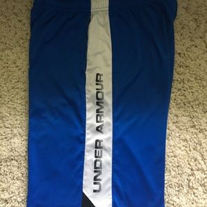 Under Armour Boys Youth size L